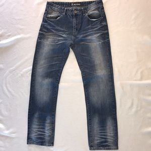 RUE 21| Distressed Relaxed Straight Mid-Rise Jeans